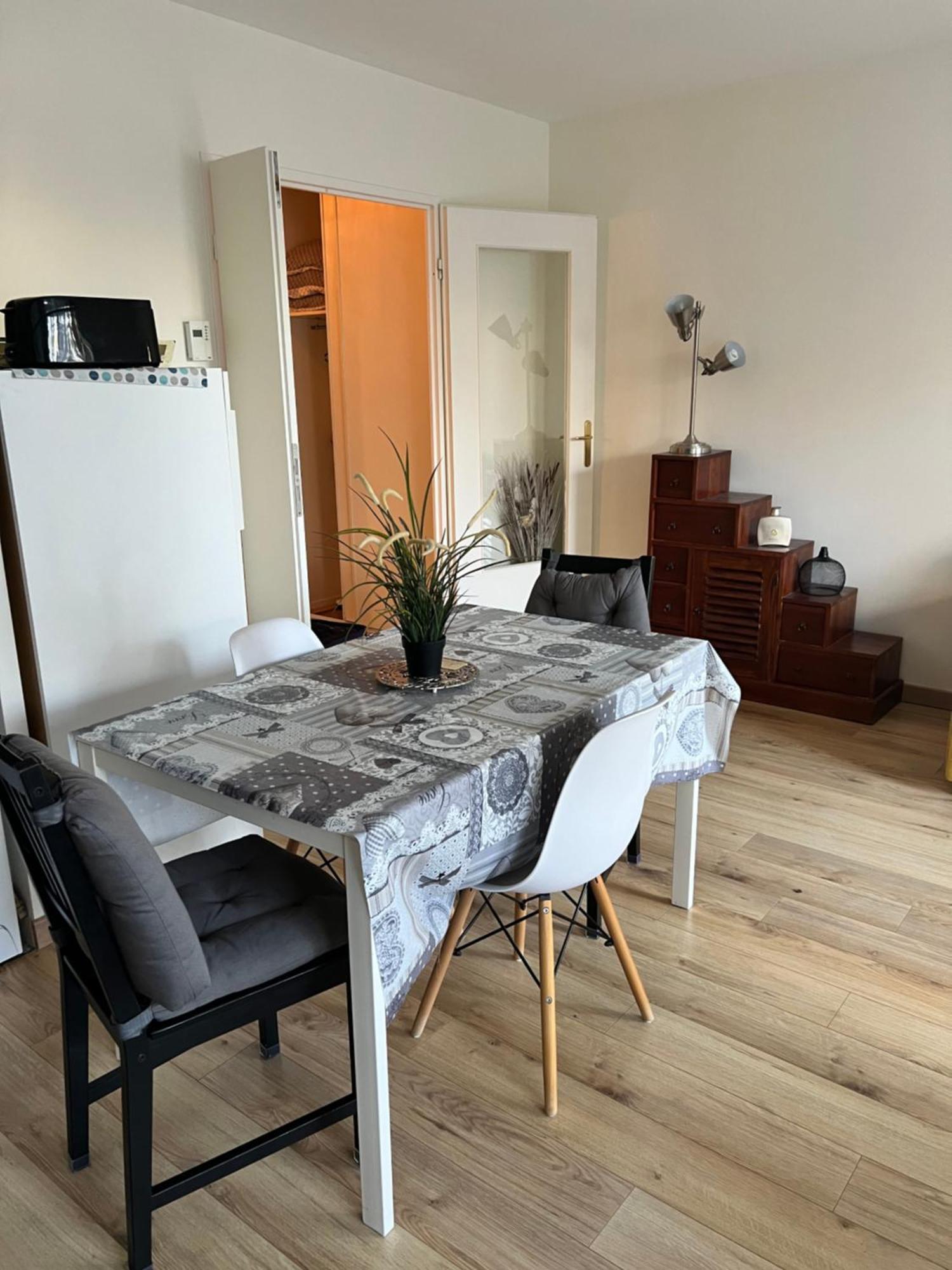 Appartement Disneyland Paris Val D'Europe La Vallee Village Parking 500M Gare Val D'Europe Montévrain Esterno foto